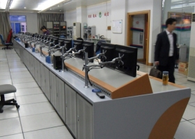 監(jiān)控臺配套